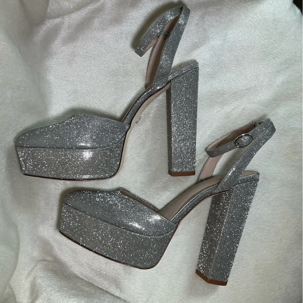 NEW Antonio Melani X Born on Fifth “Liv” Silver Metallic Glitter Platform Pumps